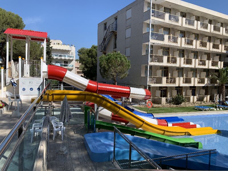 beneficios-de-los-parques-acuaticos-para-hoteles
